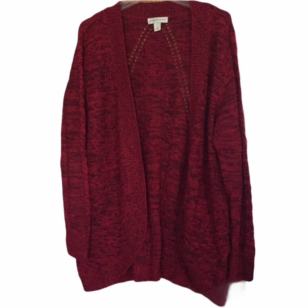 Gorgeous red sweater 👀